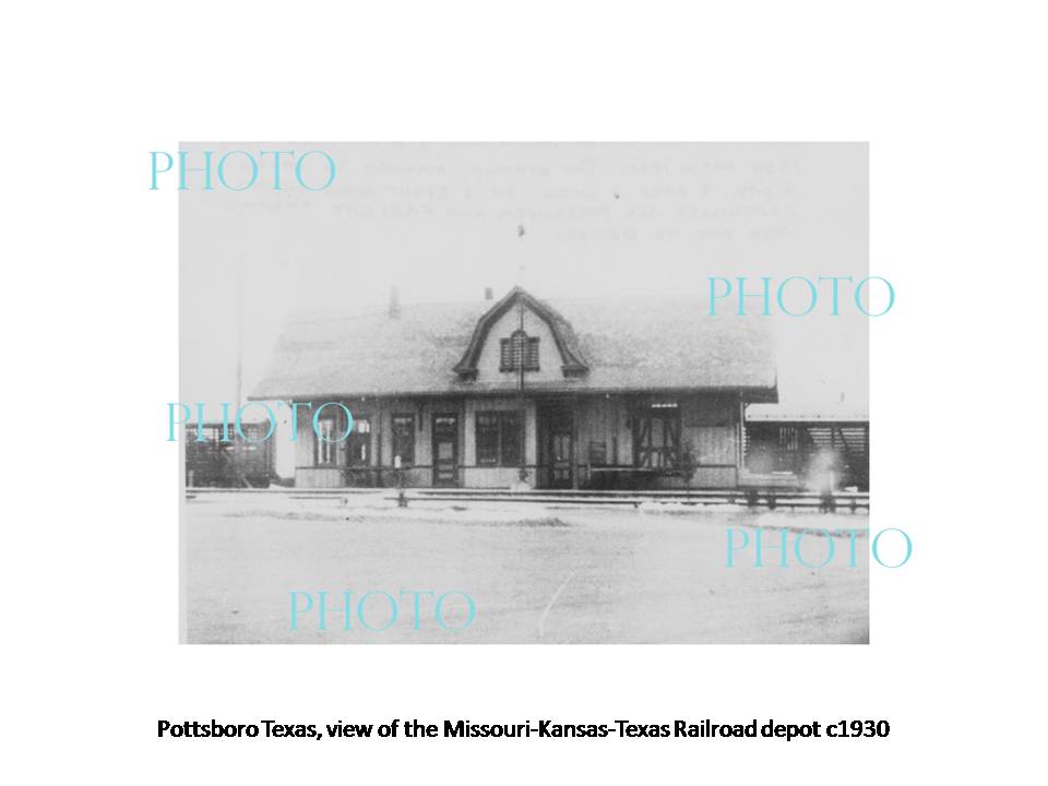 OLD LARGE HISTORIC PHOTO OF POTTSBORO TEXAS, VIEW OF THE RAILROAD DEPOT c1930 1