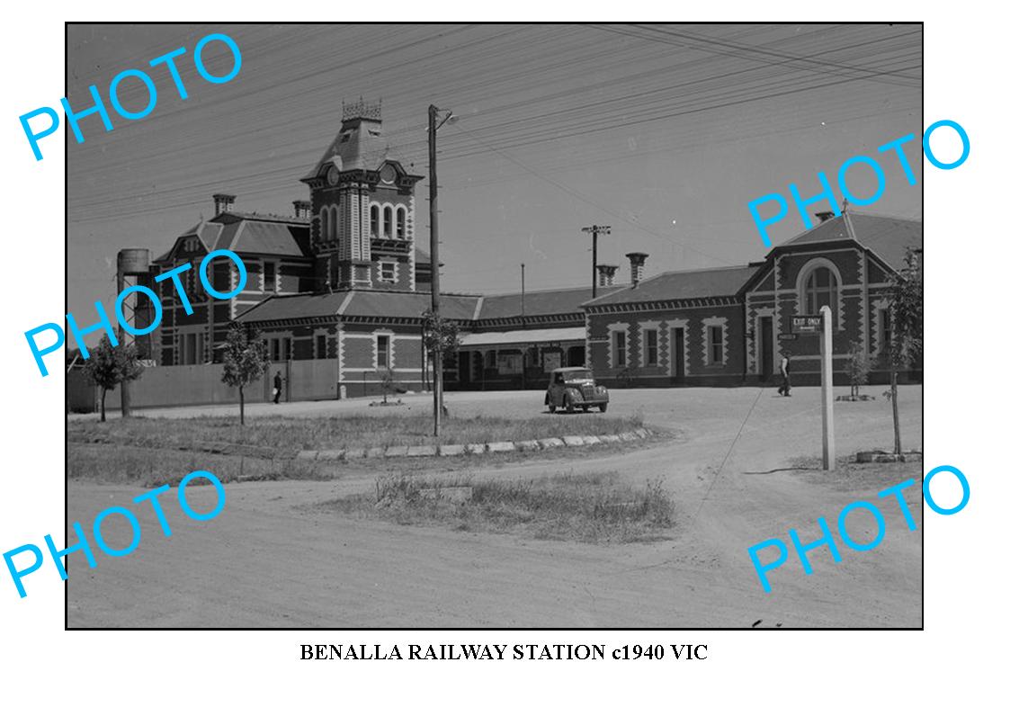 LARGE PHOTO OF OLD BENALLA RAILWAY STATION, VIC 1940s