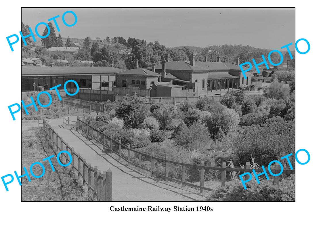 LARGE PHOTO OF OLD CASTLEMAINE RAILWAY STATION, 1940s 1