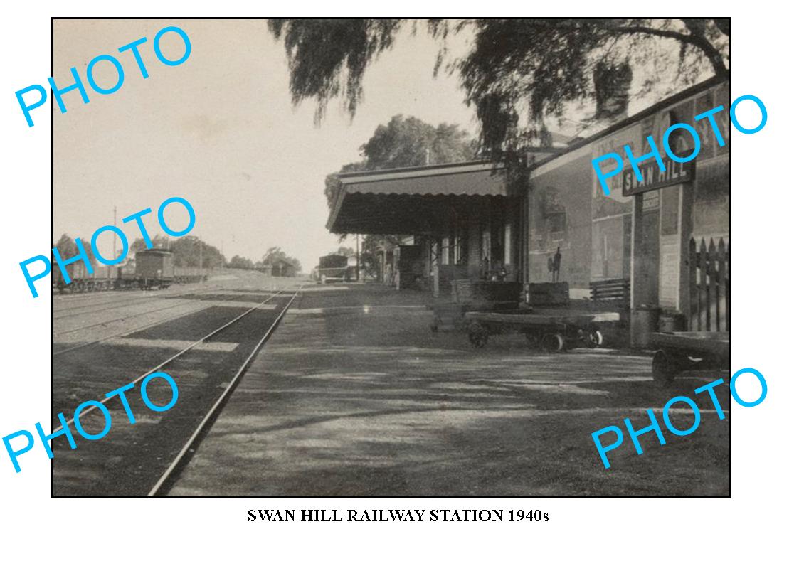 LARGE PHOTO OF OLD SWAN HILL RAILWAY STATION c1940, VIC