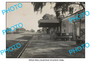 LARGE PHOTO OF OLD SWAN HILL RAILWAY STATION c1940, VIC