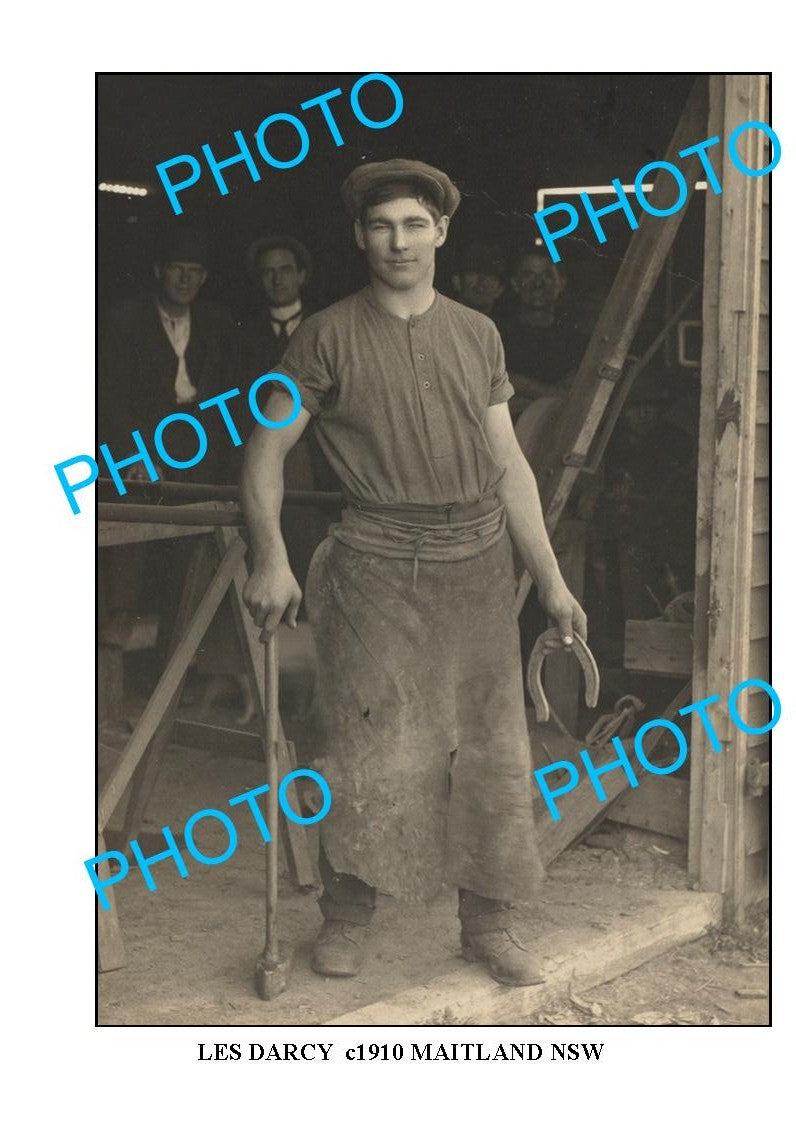 OLD LARGE PHOTO OF MAITLAND NSW, CHAMPION AUSTRALIAN BOXER LES DARCY c1910 1