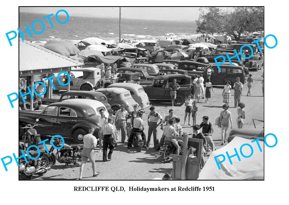 OLD LARGE PHOTO, BRISBANE QUEENSLAND, REDCLIFFE, HOLIDAY MAKERS AT BEACH 1951