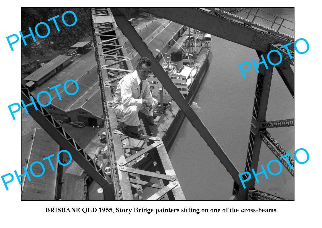 OLD LARGE PHOTO, QLD 1950s BRISBANE, PAINTING THE STORY BRIDGE 1