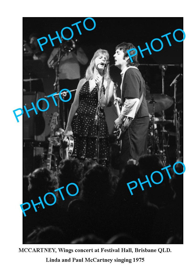 OLD LARGE PHOTO, LINDA & PAUL McCARTNEY WINGS CONCERT, BRISBANE QLD 1975