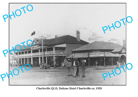 OLD LARGE PHOTO, CHARLEVILLE QUEENSLAND, DALTONS HOTEL c1920