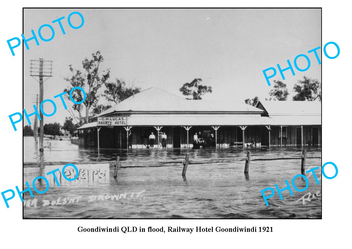 OLD LARGE PHOTO, GOONDIWINDI QUEENSLAND, RAILWAY HOTEL IN FLOOD c1921