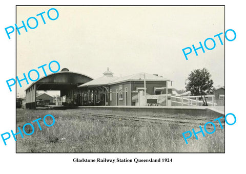 OLD LARGE PHOTO, GLADSTONE QUEENSLAND, VIEW OF RAILWAY STATION c1924