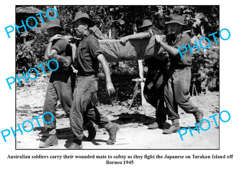 OLD LARGE PHOTO, AUSTRALIAN SOLDIERS CARRYING WOUNDED, TARAKAN Is BORNEO c1945