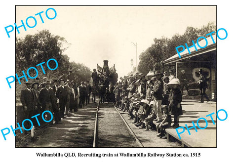 OLD LARGE PHOTO FEATURING WALLUMBILLA QLD, ARRIVAL OF THE RECRUITING TRAIN c1915