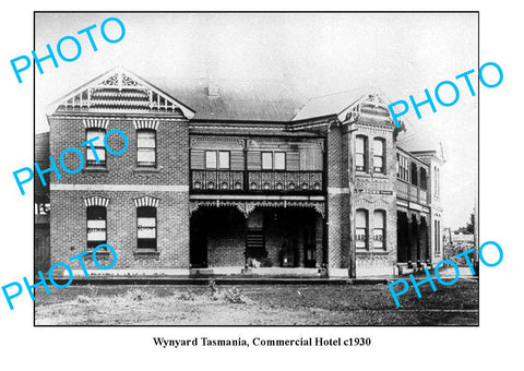 OLD LARGE PHOTO FEATURING WYNYARD TASMANIA, COMMERCIAL HOTEL BUILDING c1930