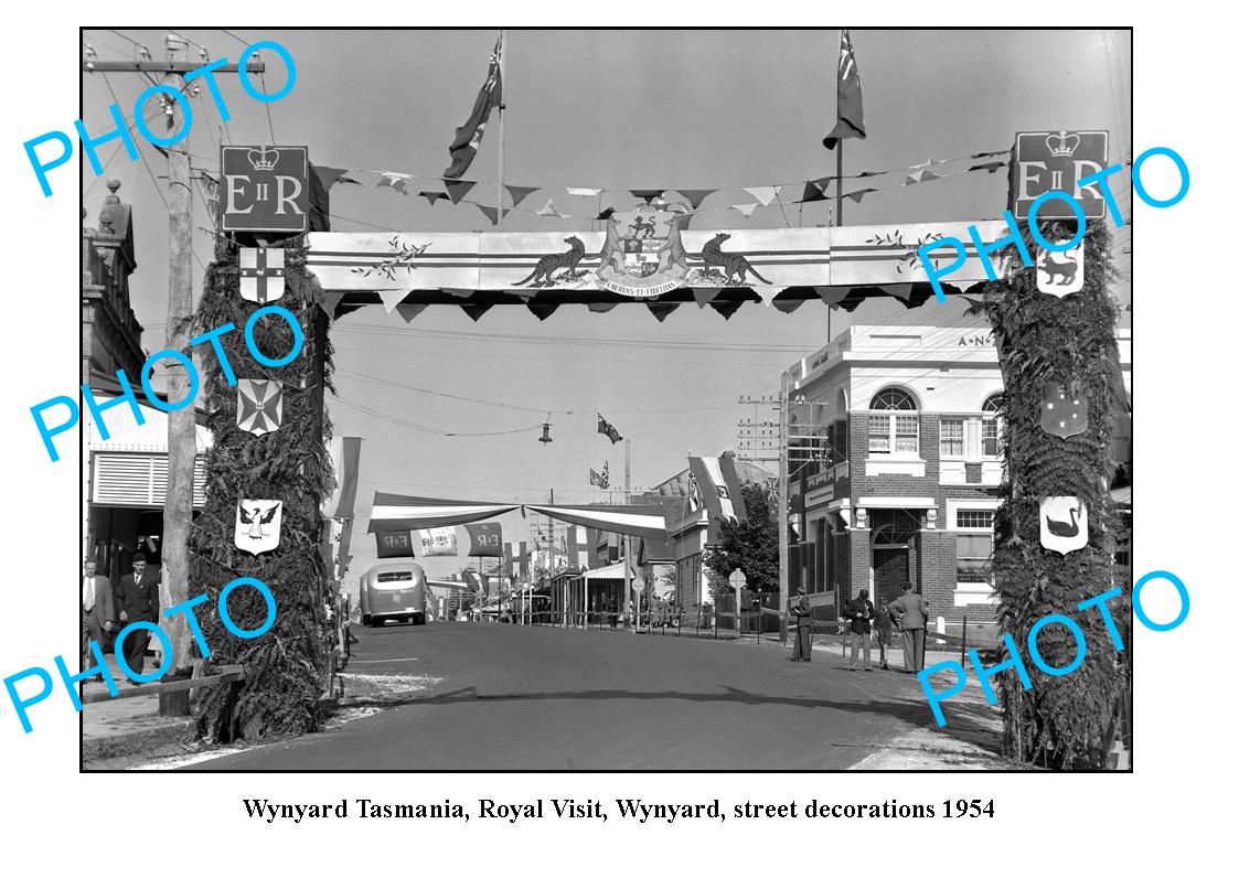 OLD LARGE PHOTO FEATURING WYNYARD TASMANIA, 1954 QUEENS VISIT TO WYNYARD 2