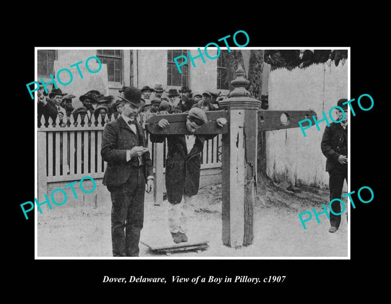 OLD LARGE HISTORIC PHOTO DOVER DELAWARE, THE BOY IN THE PILLORY c1907