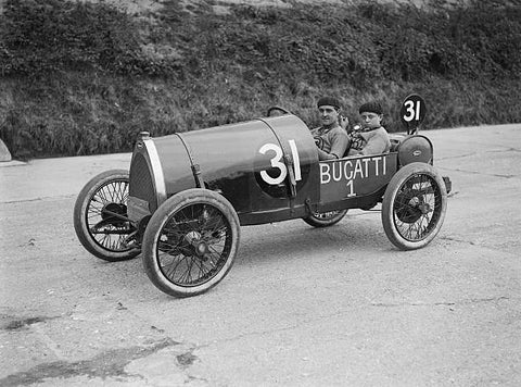 OLD LARGE PHOTO Motor Racing Pierre de Vizcaya in his Bugatti race car Brooklands 1921 