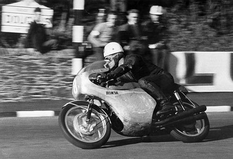 OLD LARGE PHOTO Motor Racing Scotland's Bob McIntyre & Honda motorcycle Isle of Man TT 1962