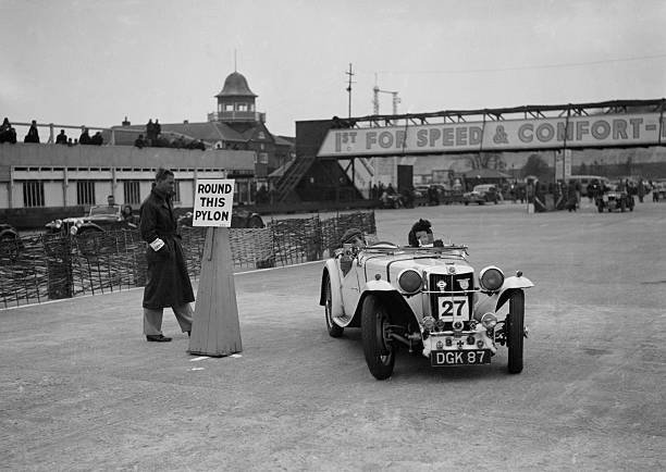 OLD LARGE PHOTO Motor Racing MG sports race car competing in the JCC Rally Brooklands 1939