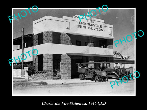 OLD LARGE HISTORIC PHOTO OF CHARLEVILLE QLD, VIEW OF FIRE STATION & TRUCKS c1940