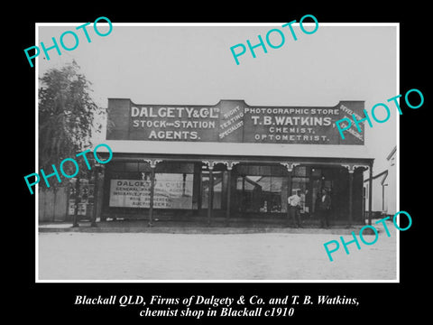 OLD LARGE HISTORIC PHOTO OF BLACKALL QLD, DALGETY's & WATKINS CHEMIST SHOP 1910