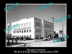 OLD LARGE HISTORIC PHOTO OF SHREVEPORT, TEXAS PACIFIC RAILWAY Co STATION c1940