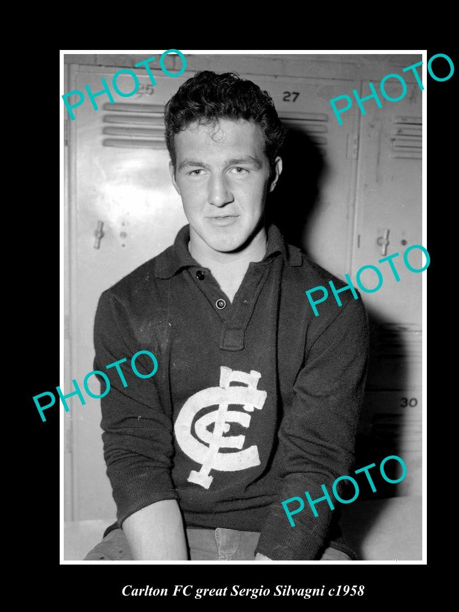 OLD LARGE HISTORIC PHOTO OF CARLTON FC GREAT SERGIO SILVAGNI c1958