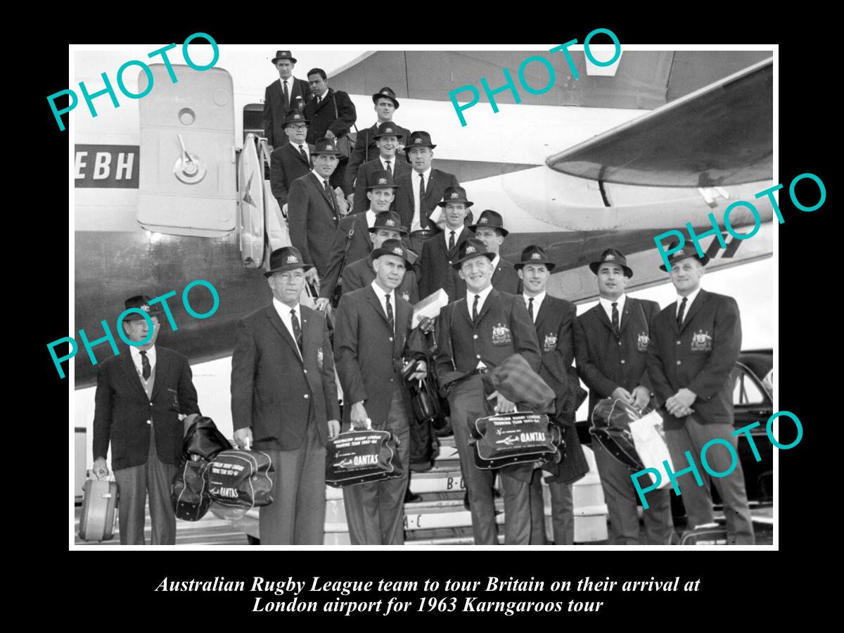OLD HISTORICAL PHOTO OF THE AUSTRALIAN RUGBY LEAGUE TEAM, LONDON AIRPORT 1963