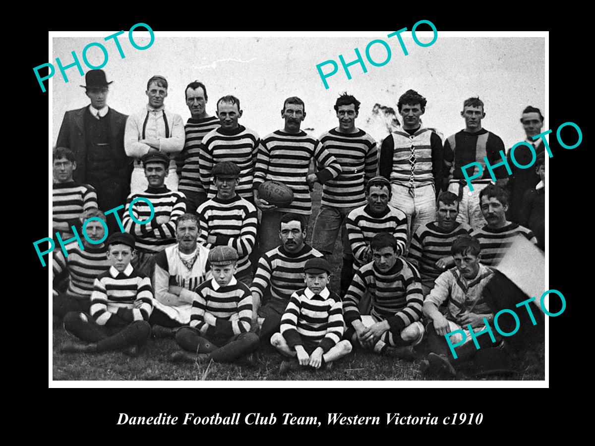 OLD LARGE HISTORICAL PHOTO OF THE DANEDITE FOOTBALL CLUB, WESTERN VICTORIA c1910