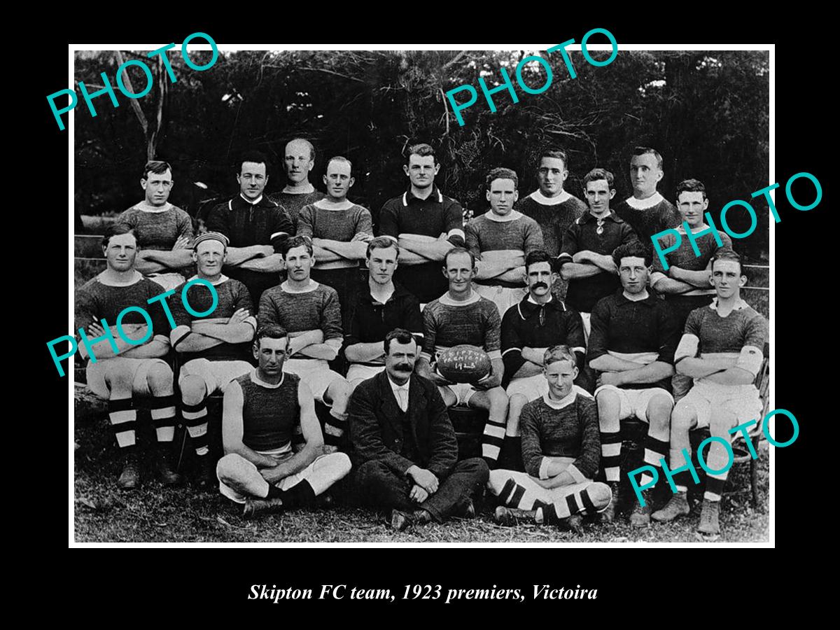 OLD LARGE HISTORICAL PHOTO OF THE SKIPTON FOOTBALL CLUB, VICTORIA 1923 PREMIERS