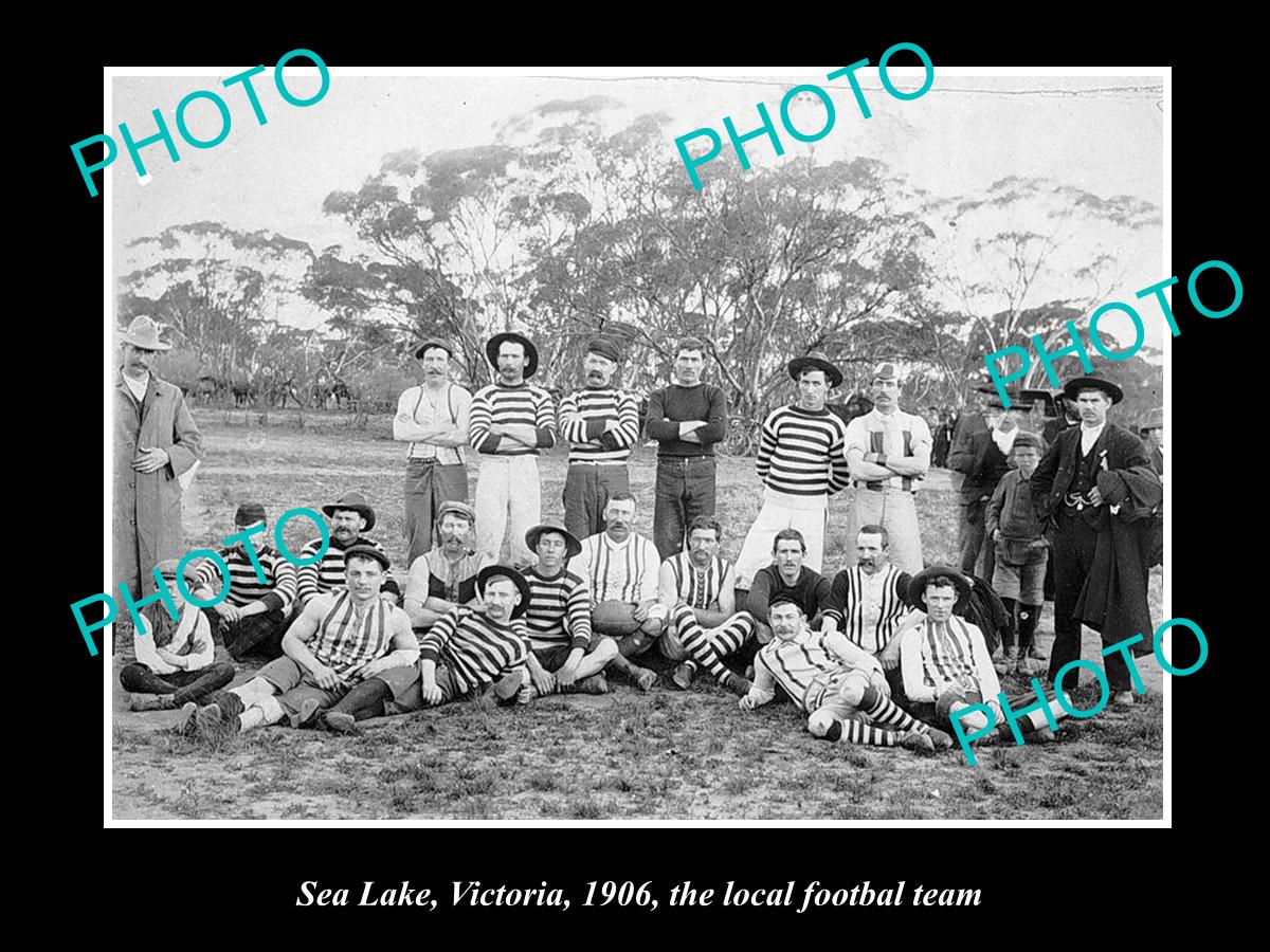 OLD LARGE HISTORIC PHOTO OF  SEA LAKE VICTORIA, THE LOCAL FOOTBALL TEAM c1906