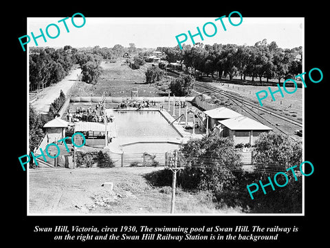 OLD LARGE HISTORIC PHOTO OF SWAN HILL VICTORIA, SWIM POOL & RAILWAY STATION 1930