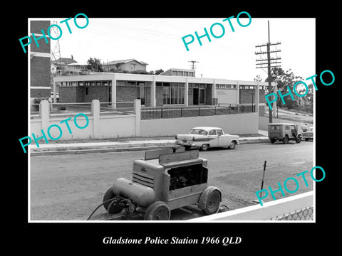 OLD LARGE HISTORIC PHOTO OF GLADSTONE QLD, VIEW OF THE POLICE STATION 1966