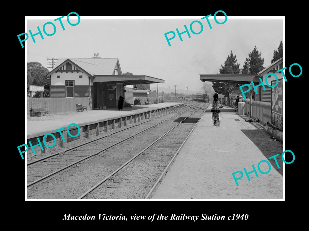 OLD LARGE HISTORIC PHOTO OF MACEDON VICTORIA, VIEW OF THE RAILWAY STATION c1940