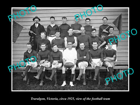 OLD LARGE HISTORIC PHOTO OF TRARALGON VICTORIA, VIEW OF FOOTBALL TEAM 1925