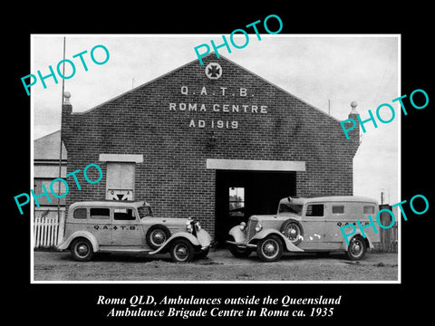 OLD LARGE HISTORIC PHOTO OF ROMA QLD, THE QATB AMBULANCE STATION & CARS c1935