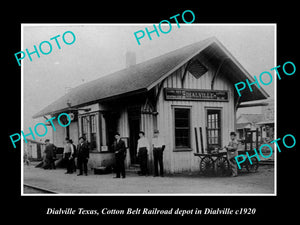 OLD LARGE HISTORIC PHOTO OF DIALVILLE TEXAS, THE RAILROAD DEPOT STATION c1920