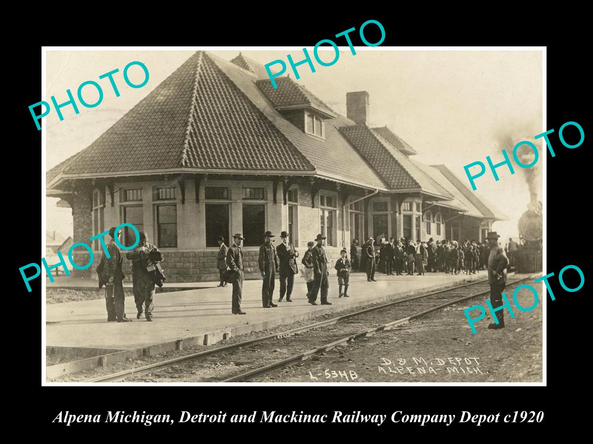 OLD LARGE HISTORIC PHOTO OF ALPENA MICHIGAN, THE D&M RAILROAD DEPOT STATION 1920