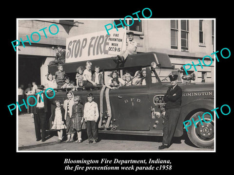 OLD LARGE HISTORIC PHOTO OF BLOOMINGTON INDIANA, THE FIRE DEPARTMENT TRUCK c1958