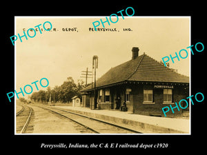 OLD LARGE HISTORIC PHOTO OF PERRYSVILLE INDIANA, RAILROAD DEPOT STATION c1920