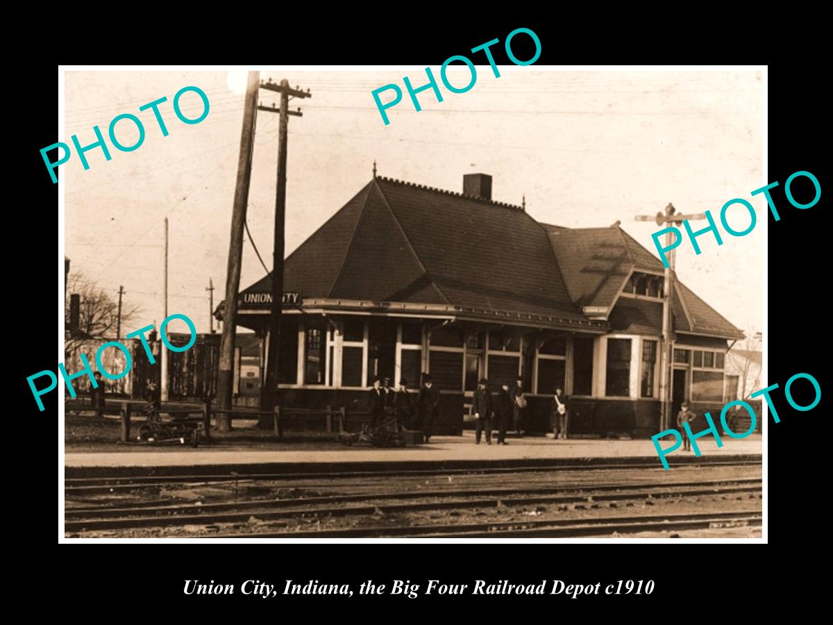 OLD LARGE HISTORIC PHOTO OF UNION CITY INDIANA, RAILROAD DEPOT STATION c1910