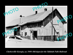 OLD LARGE HISTORIC PHOTO OF CLARKESVILLE GEORGIA, RAILROAD DEPOT STATION c1949