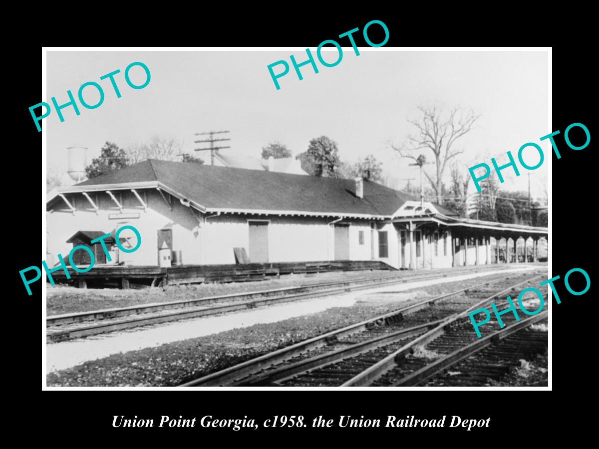 OLD LARGE HISTORIC PHOTO OF UNION POINT GEORGIA, RAILROAD DEPOT STATION c1958