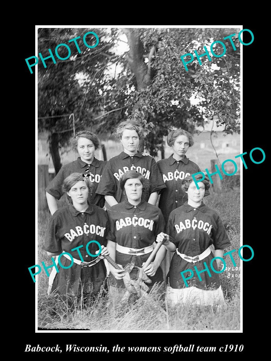 OLD LARGE HISTORIC PHOTO OF BABCOCK WISCONSIN, THE WOMENS SOFTBALL TEAM c1910