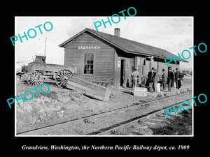 OLD LARGE HISTORIC PHOTO OF GRANDVIEW WASHINGTON, RAILROAD DEPOT STATION 1909