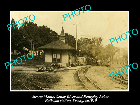 OLD LARGE HISTORIC PHOTO OF STRONG MAINE, THE SANDY RIVER RAILROAD STATION c1910