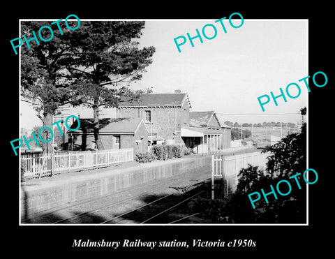 OLD LARGE HISTORIC PHOTO OF THE MALMSBURY RAILWAY STATION, VICTORIA c1950s