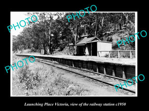 OLD LARGE HISTORIC PHOTO OF LAUNCHING PLACE VICTORIA, THE RAILWAY STATION 1950