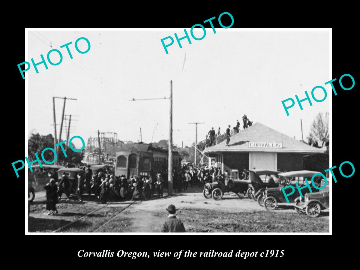 OLD LARGE HISTORIC PHOTO OF CORVALLIS OREGON, VIEW O THE RAILROAD DEPOT c1915