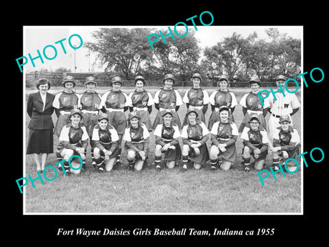 OLD LARGE HISTORIC PHOTO OF FORT WAYNE INDIANA, DAISIES GIRL BASEBALL TEAM c1955