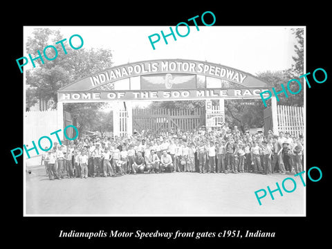 OLD LARGE HISTORIC PHOTO OF INDY 500, INDIANAPOLIS SPEEDWAY FRONT GATES c1951