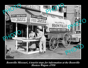 OLD LARGE HISTORIC PHOTO OF BOONVILLE MISSOURI, TOURIST WAGON, MAIN STREET c1950