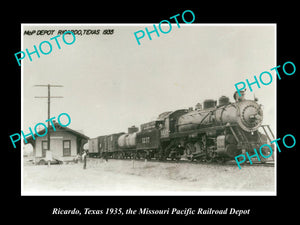 OLD LARGE HISTORIC PHOTO OF RICARDO TEXAS, THE RAILROAD DEPOT STATION c1935